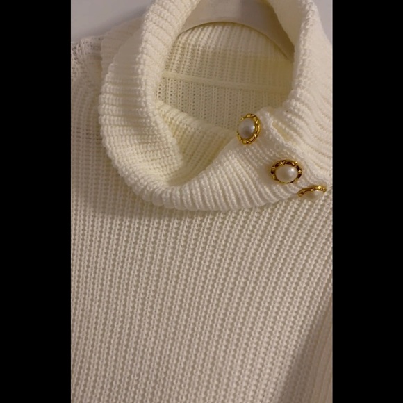 ❌SOLD❌ Turtleneck Pearl Button Drop Shoulder Sweater - Picture 7 of 7